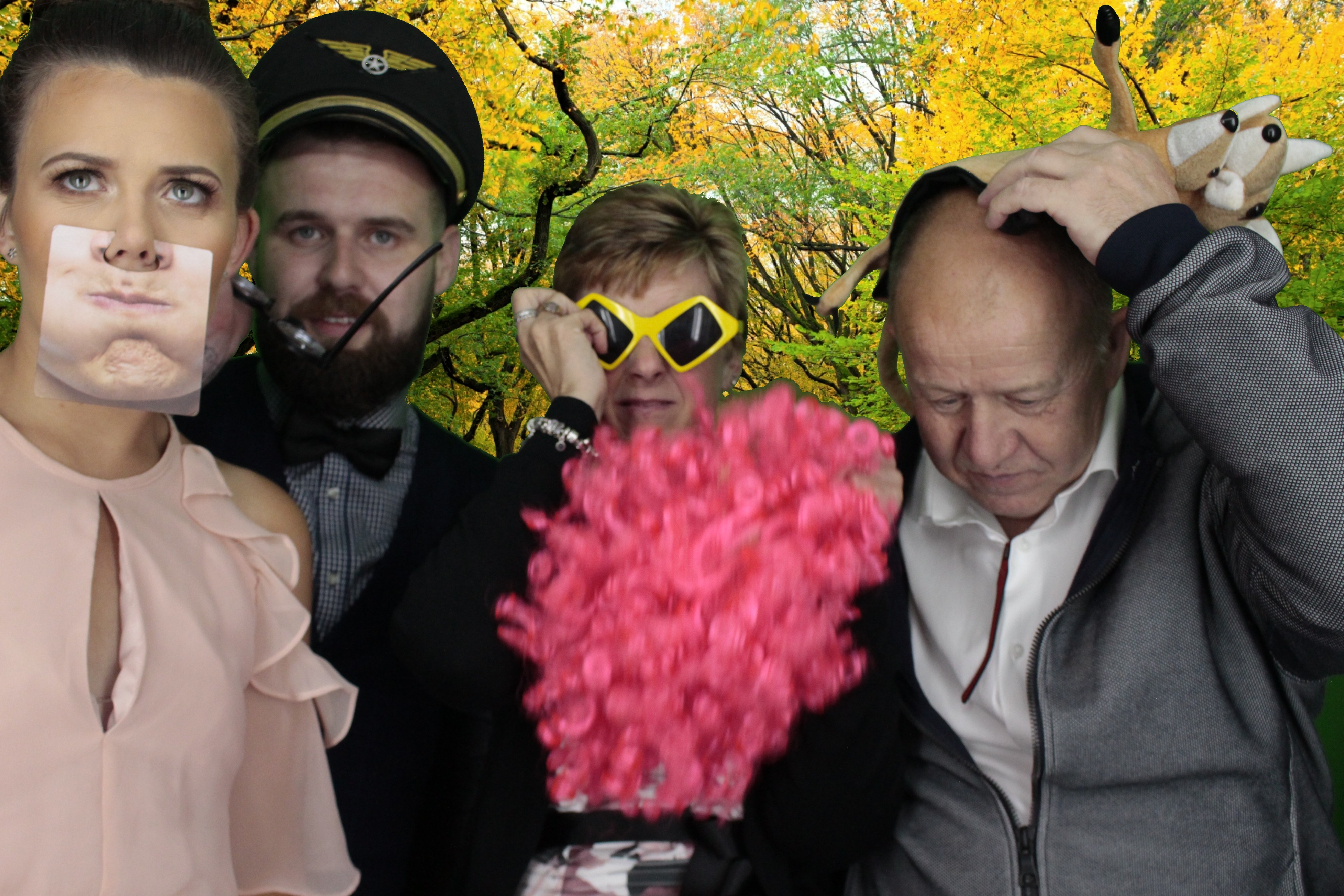 Mr & Mrs Bowles | View more photos from the event at gallery.myphotoboothexperience.co.uk/u/MyPhotoBoothExperienceLtd/Mr-Mrs-Bowles